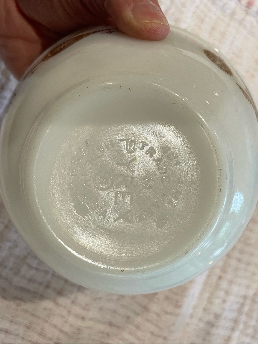 Vintage Pyrex #401 1.5pt mixing bowl - Picture 5 of 9